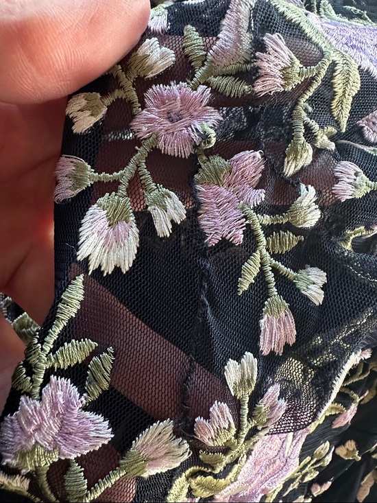 Mac Duggal Embroidered tiered dress size 8 - Picture 12 of 13